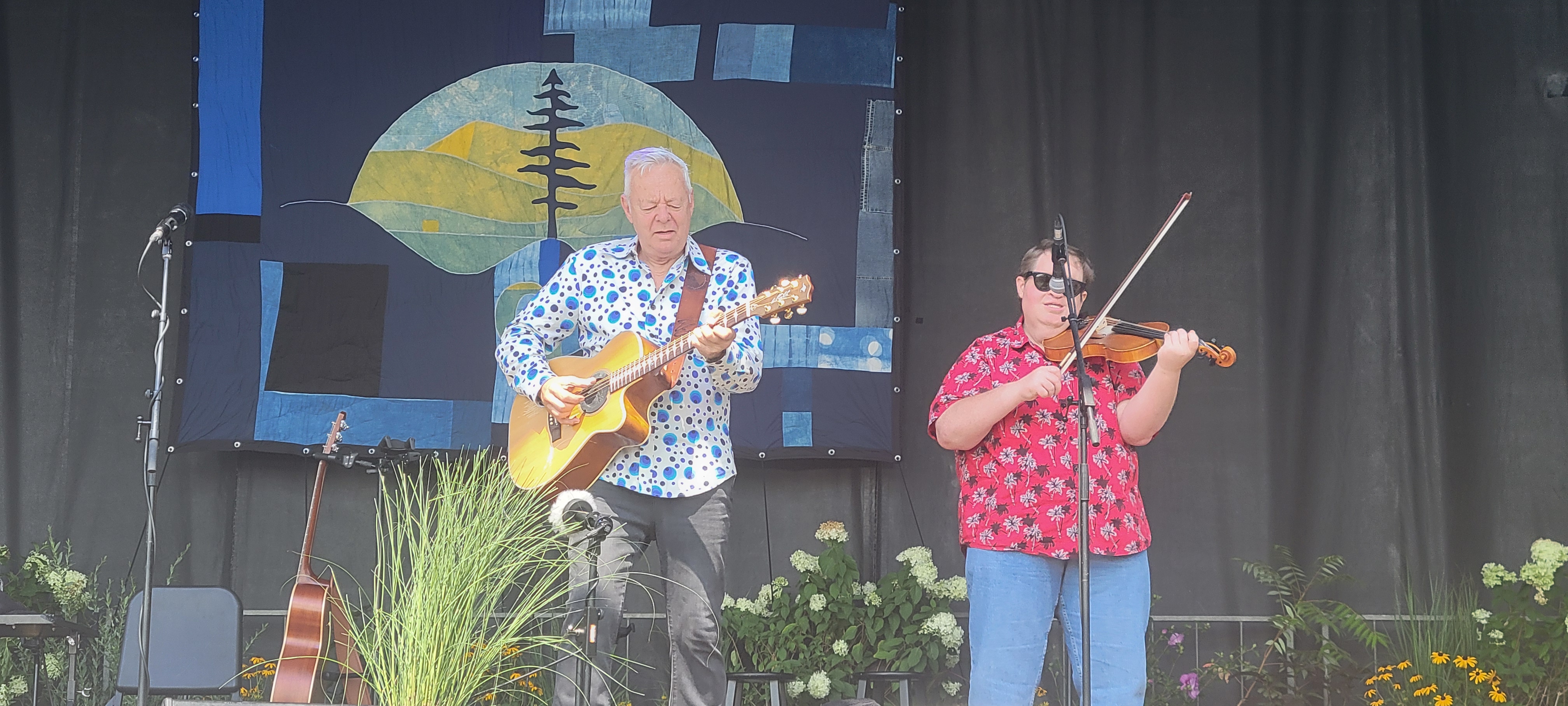 TommyEmmanuelMichaelCleveland2025-08-17GreenMountainBluegrassAndRootsFestivalVT (5).jpg